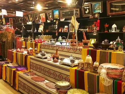 شراء المصنوعات التراثية