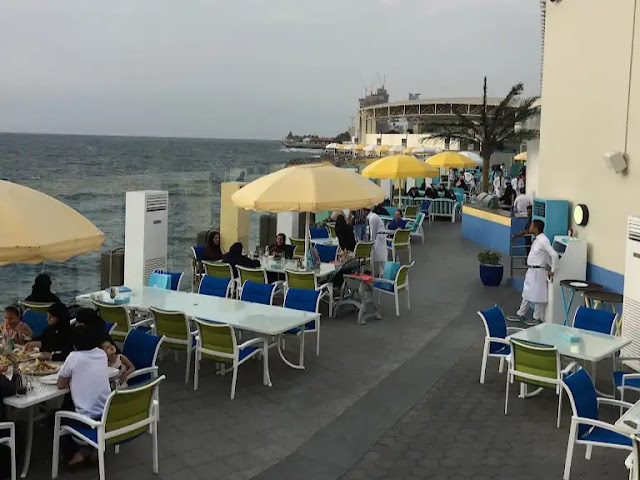 تناول الطعام اللذيذ