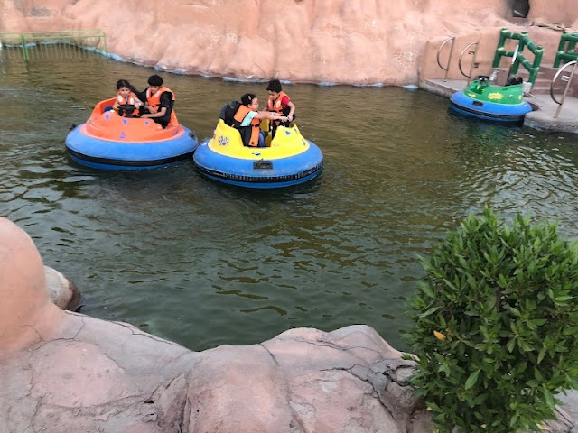 المرح بالألعاب المائية