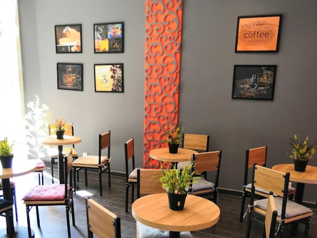 الاستراحة في كافيه