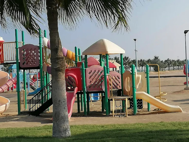 المرح بمنطقة الألعاب