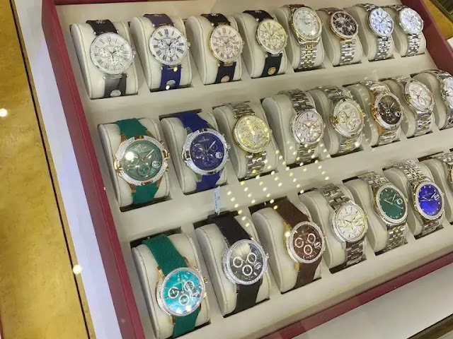 تسوق الهدايا والمجوهرات