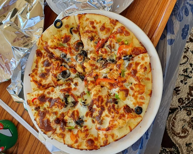 تناول طعام لذيذ