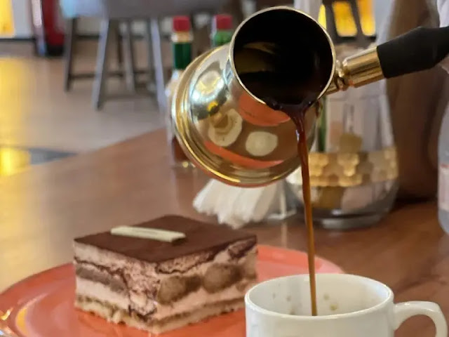 ارتياد الكافيهات