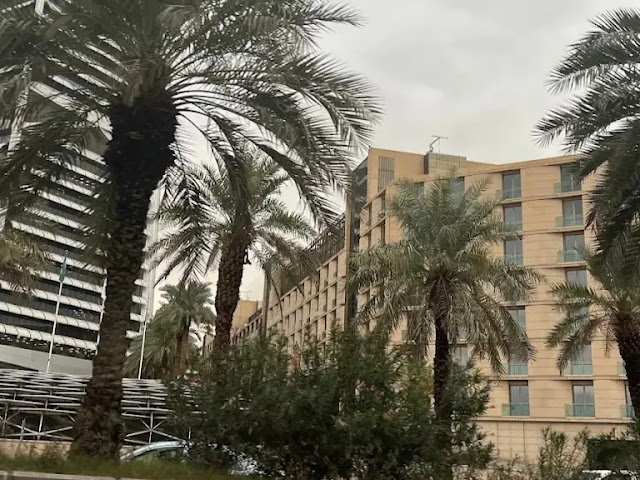 زيارة الأبراج التجارية