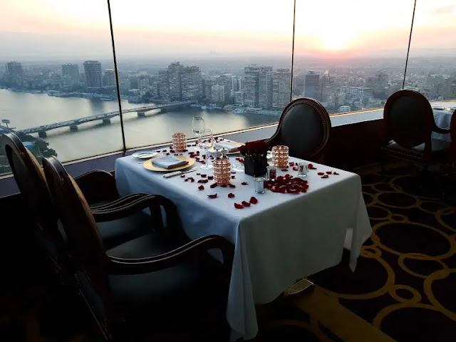 المطعم الدوار