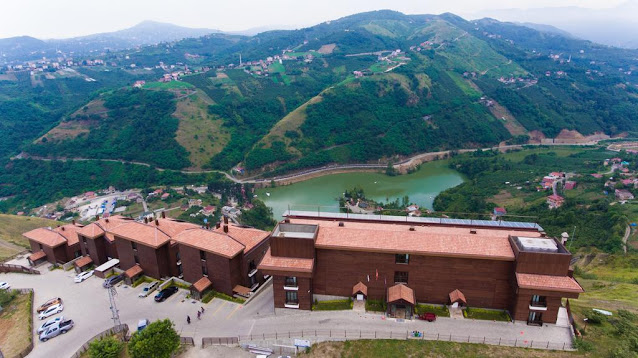 منتجع بحيرة سيراجول