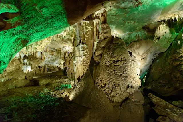 كهف بروميثيوس