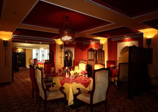 مطعم درب الحرير