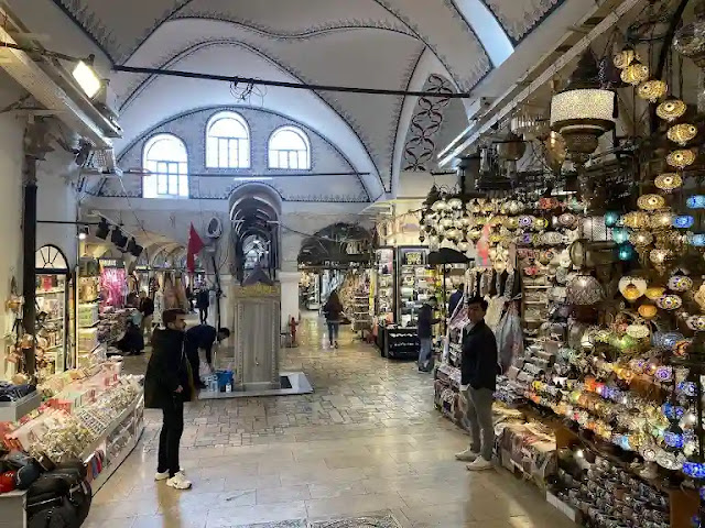 الشراء من اﻷسواق