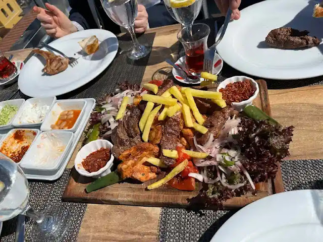 تذوق الطعام المحلي