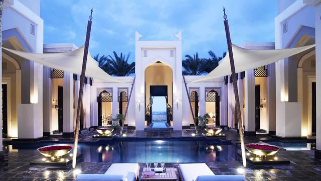 منتجعات البحرين الفخمة