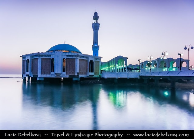 المسجد العائم