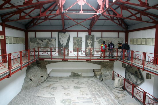 متحف فسيفساء القصر الكبير