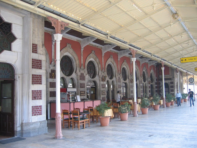 محطة سيركاجي للقطارات