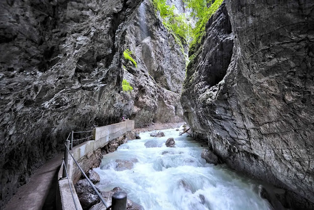 خوانق بارتنخ المائية