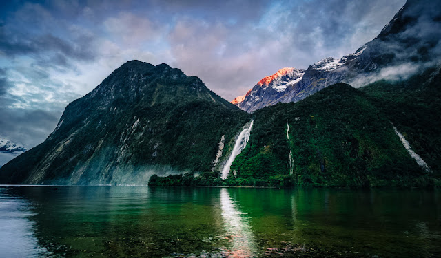 حديقة فيورلاند الوطنية ومضيق ميلفورد