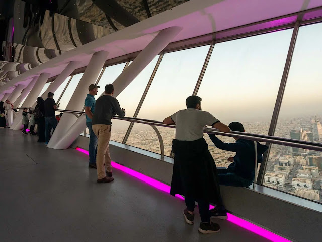 جسر برج المملكة المعلق